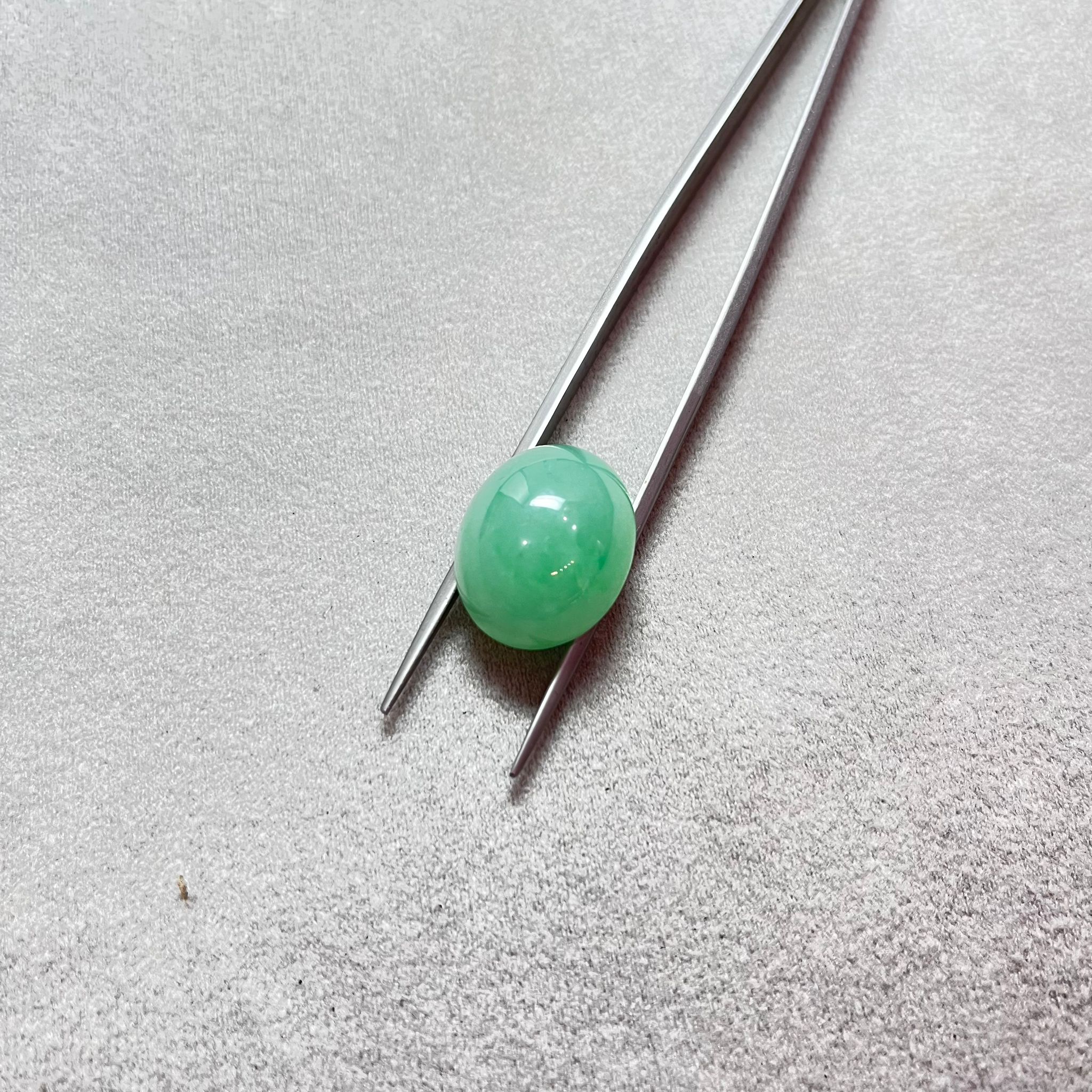oval cabochon Type A Jadeite-jade (apple green)